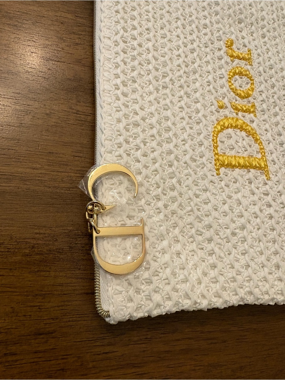 Dior White Woven Cosmetic Pouch with Gold Embroidered Logo and Charm - Picture 5 of 7